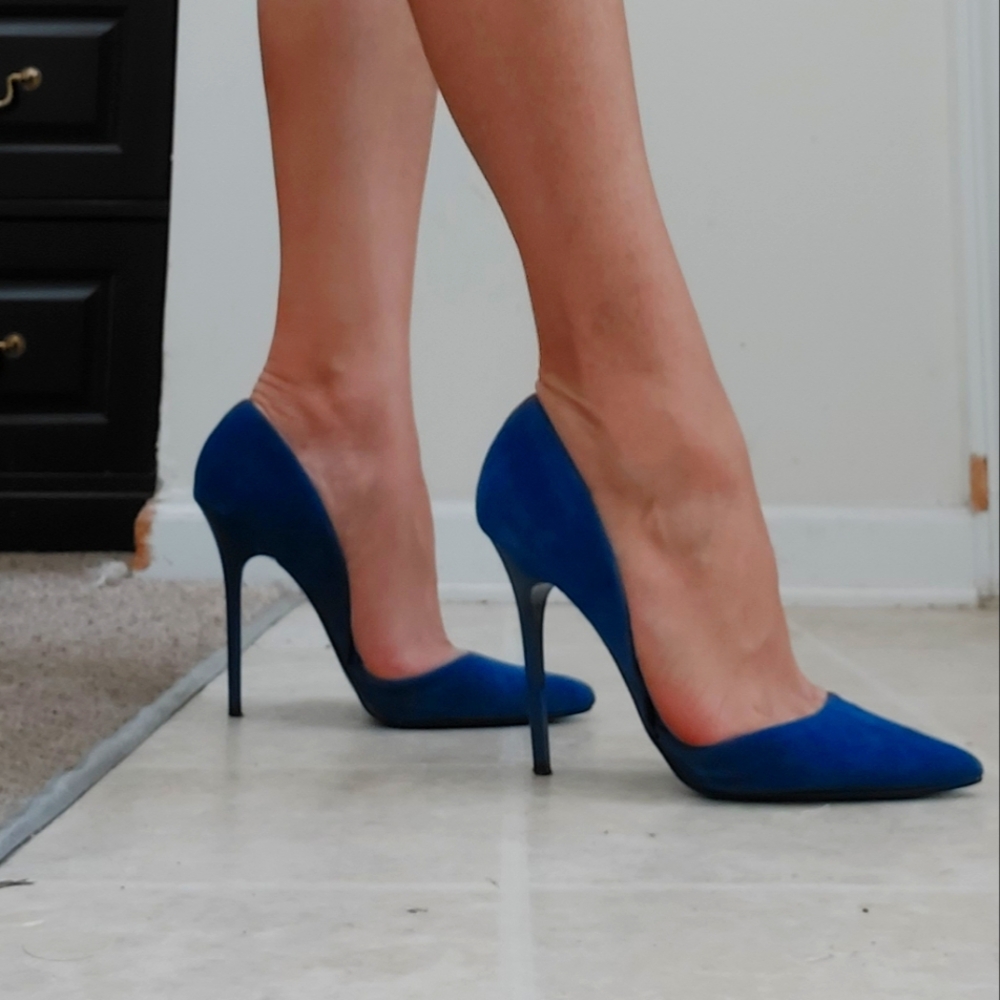 Steve Madden blue heels Suede Daisie stiletto pumps size 8 like new